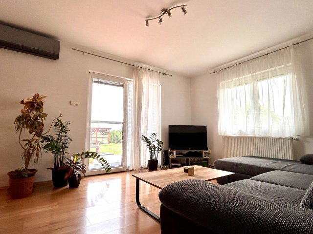 Eladó családi ház, Ácson 59 M Ft, 3 szobás