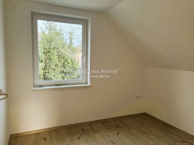 Eladó családi ház, Dunaharasztin 119.9 M Ft, 4 szobás