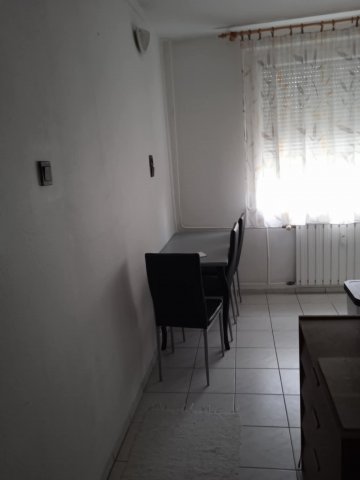 Kiadó panellakás, albérlet, Kecskeméten 130 E Ft / hó, 2 szobás