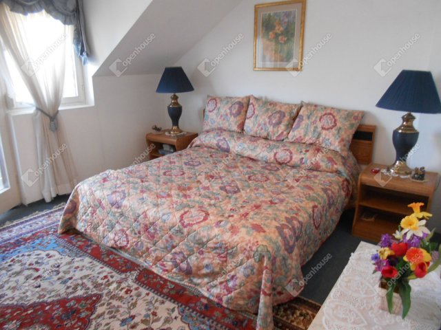 Eladó nyaraló, Hévízen 290 M Ft, 8 szobás