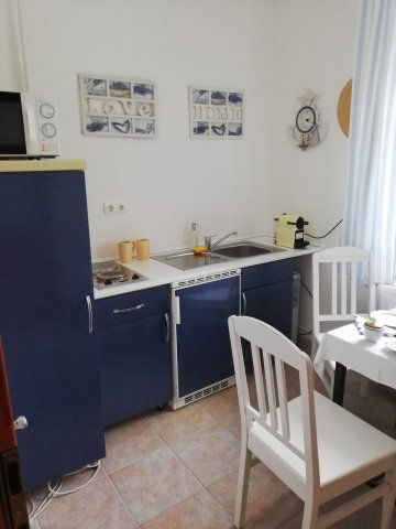 Kiadó családi ház, albérlet, Pécsett 140 E Ft / hó, 1 szobás