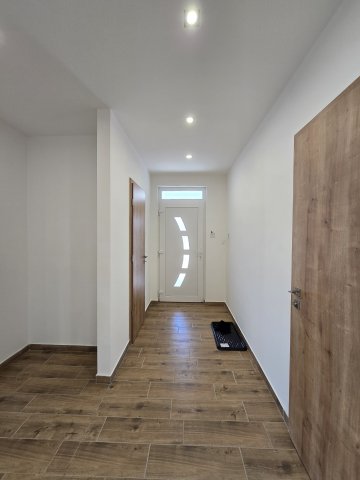 Eladó családi ház, Szigetszentmiklóson 164.9 M Ft, 4 szobás
