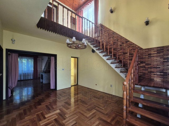 Eladó családi ház, Győrött 139.9 M Ft, 5 szobás
