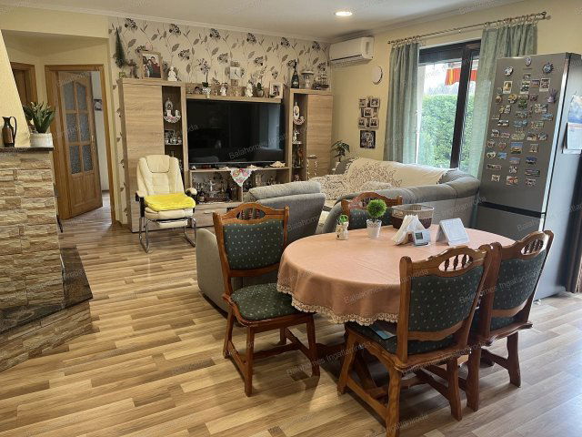 Eladó családi ház, Siófokon 138 M Ft, 4 szobás