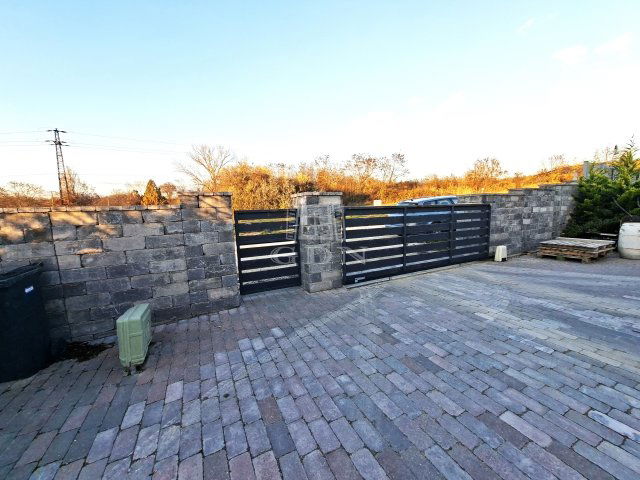 Eladó családi ház, Balatonfűzfőn 169.5 M Ft, 5 szobás