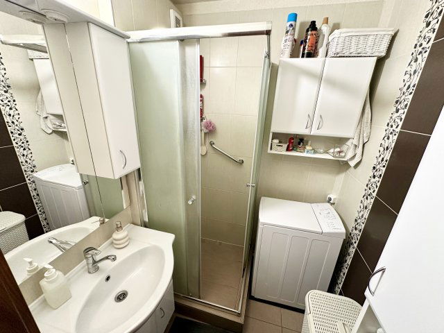 Eladó panellakás, Debrecenben 75.9 M Ft, 4 szobás