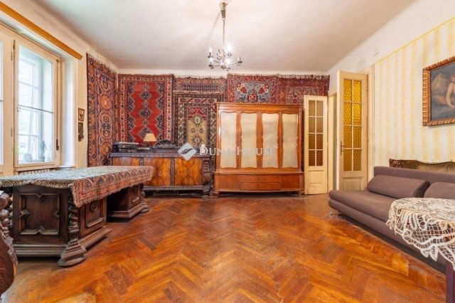 Eladó téglalakás, Budapesten, V. kerületben 110 M Ft, 2 szobás