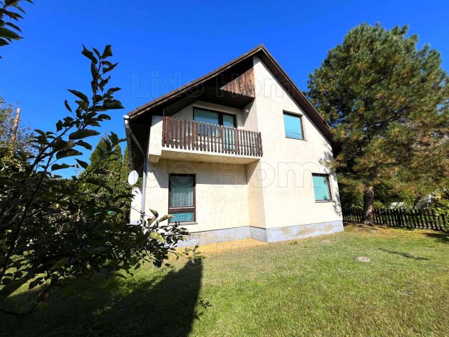 Eladó családi ház, Balatonfenyvesen 84.9 M Ft, 5 szobás
