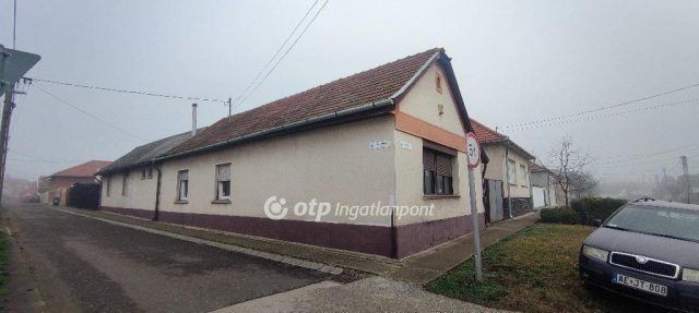 Eladó családi ház, Jászberényben 24.9 M Ft, 2 szobás
