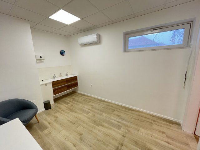 Kiadó üzlethelyiség, Kaposváron, Dózsa György utcában