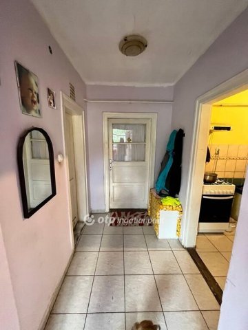 Eladó családi ház, Előszálláson 20 M Ft, 5 szobás