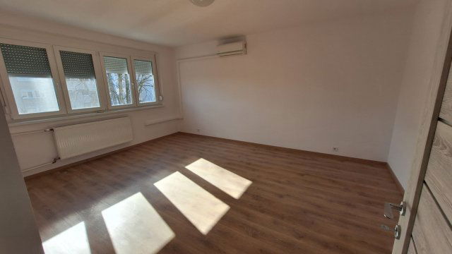 Eladó panellakás, Gödöllőn 74.9 M Ft, 2 szobás