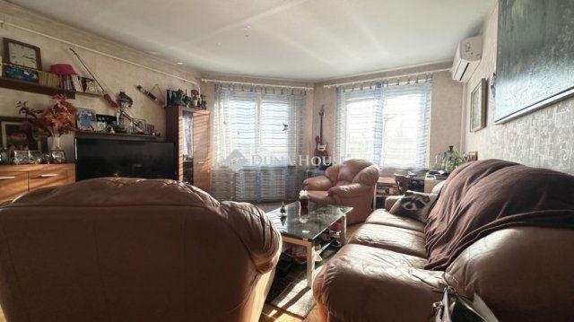 Eladó panellakás, Budapesten, IV. kerületben 99.8 M Ft, 4 szobás