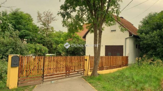 Eladó családi ház, Békésen 35 M Ft, 7 szobás