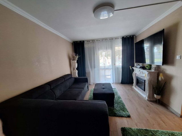 Eladó panellakás, Szolnokon 29.9 M Ft, 2 szobás