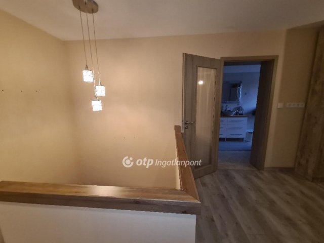 Eladó családi ház, Dunaharasztin 165 M Ft, 4 szobás