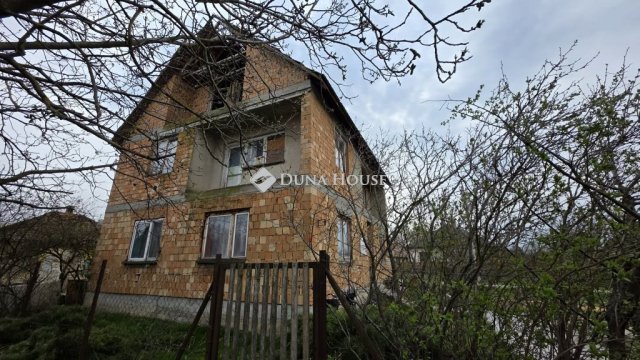 Eladó családi ház, Tápiógyörgyén 24.99 M Ft, 6+1 szobás