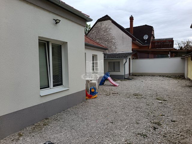 Eladó családi ház, Keszthelyen 57 M Ft, 2 szobás
