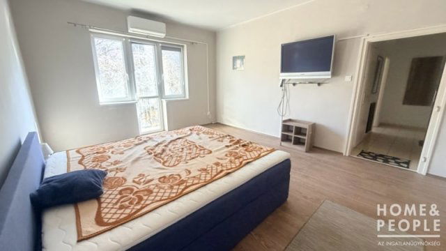 Eladó téglalakás, Szegeden 43 M Ft, 1 szobás