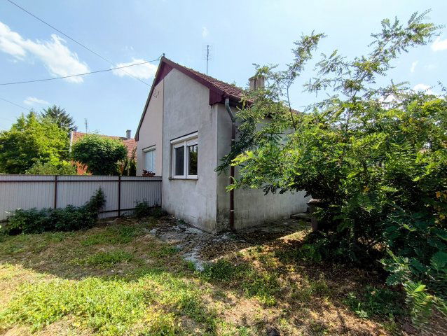 Eladó ikerház, Békésen 25.5 M Ft, 1 szobás
