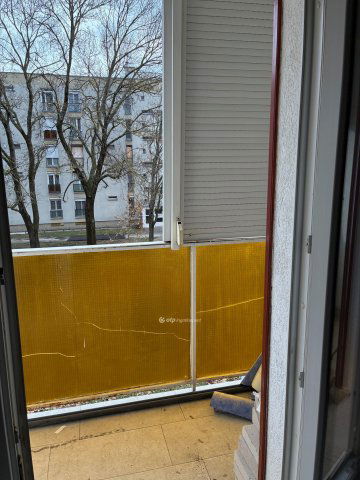 Eladó panellakás, Pécsett 63.9 M Ft, 2 szobás