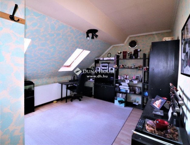 Eladó családi ház, Törökbálinton 139 M Ft, 9 szobás