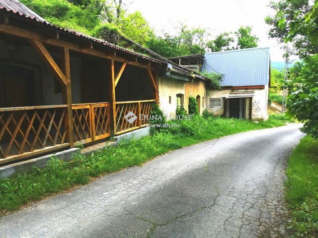 Eladó telek, Kesztölcön 10 M Ft / költözzbe.hu