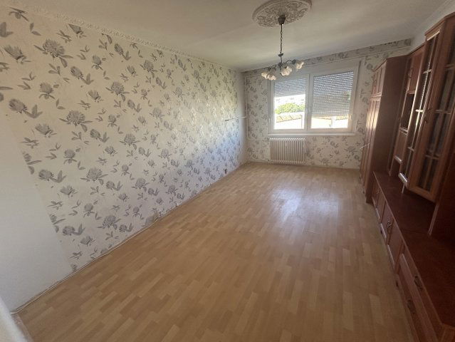 Eladó panellakás, Debrecenben, Klaipeda utcában 56 M Ft