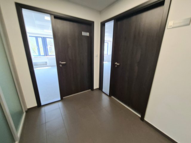 Kiadó iroda, Budapesten, XV. kerületben 263 E Ft / hó