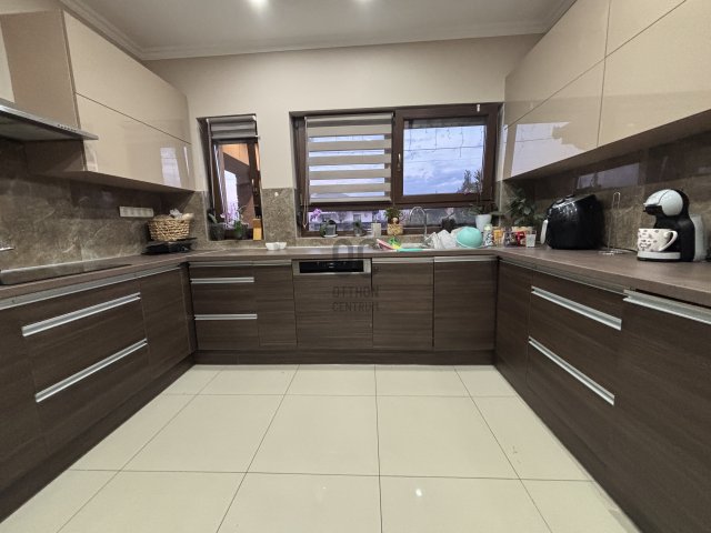 Eladó családi ház, Debrecenben 147.9 M Ft, 5 szobás