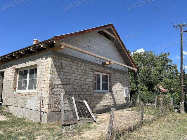 Eladó családi ház, Látrányon 24.911 M Ft, 2 szobás