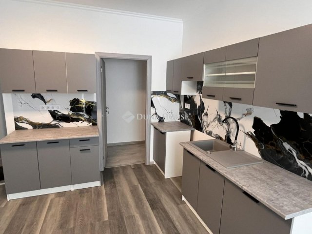 Eladó családi ház, Hódmezővásárhelyen 63 M Ft, 3 szobás