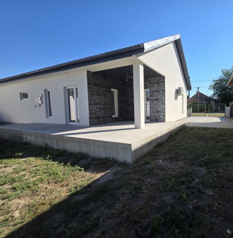 Eladó családi ház, Baracskán 85 M Ft, 2+2 szobás