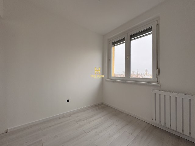 Eladó panellakás, III. kerületben, Juhász Gyula utcában