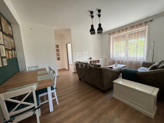 Kiadó családi ház, albérlet, Komáromban 450 E Ft / hó