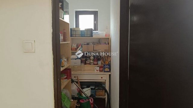 Eladó családi ház, Úrin 51.3 M Ft, 4 szobás