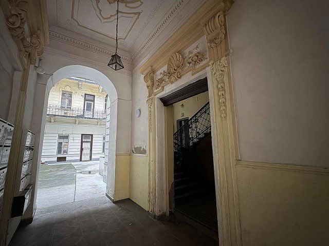 Eladó téglalakás, Budapesten, VI. kerületben, Izabella utcában