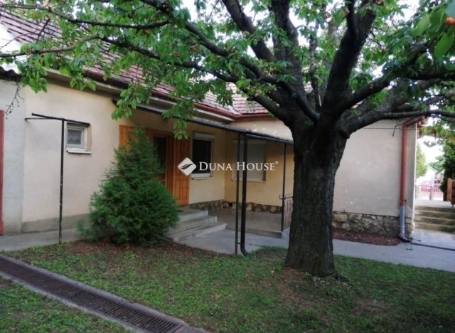 Eladó családi ház, Pécsváradon 64.9 M Ft, 4 szobás