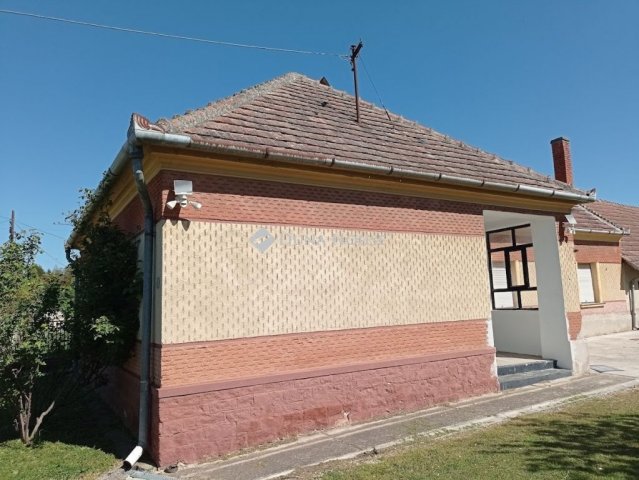 Eladó családi ház, Batykon 22 M Ft, 5 szobás
