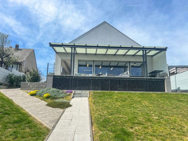 Eladó családi ház, Kaposváron 128 M Ft, 4 szobás