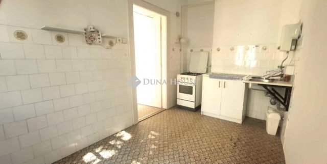 Eladó téglalakás, Szombathelyen 38 M Ft, 2 szobás