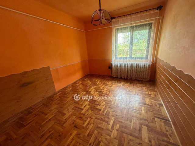 Eladó családi ház, Balsán 41.5 M Ft, 6+1 szobás