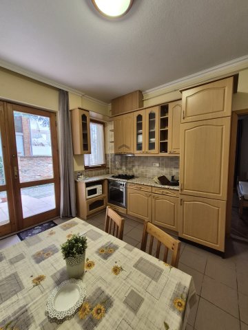 Eladó családi ház, Siófokon 369 M Ft, 10 szobás