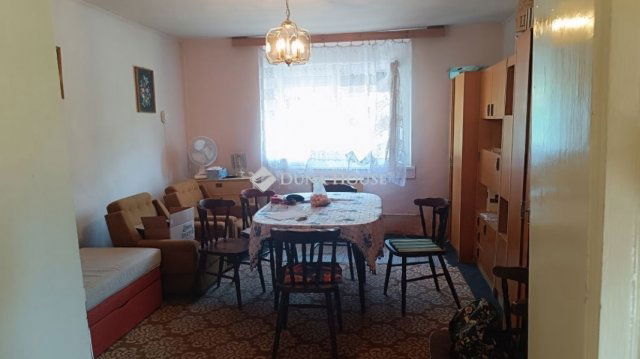 Eladó családi ház, Úrin 18.9 M Ft, 3 szobás