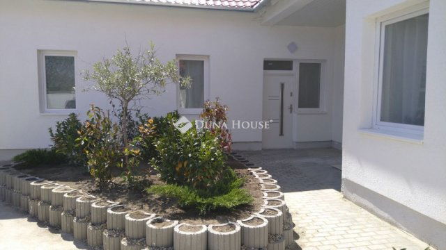 Eladó téglalakás, Törökbálinton, Szent István utcában