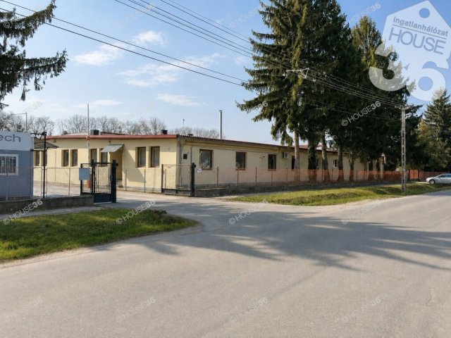 Eladó ipari ingatlan, Szekszárdon 600.35 M Ft
