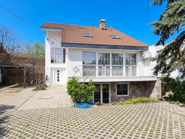 Eladó családi ház, Budapesten, XV. kerületben 179.9 M Ft