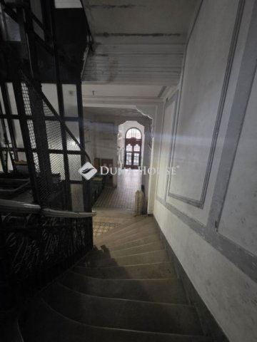 Eladó téglalakás, Budapesten, VIII. kerületben 130 M Ft