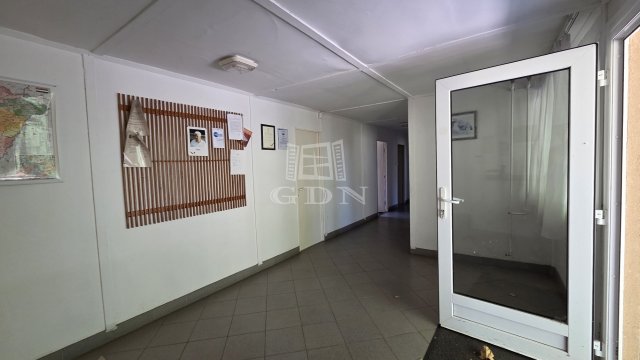 Kiadó iroda, Székesfehérvárott 342 E Ft / hó