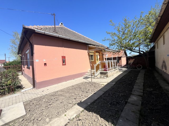 Eladó családi ház, Sarkadon 25.5 M Ft, 3 szobás